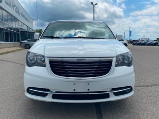 2016 Chrysler Town & Country