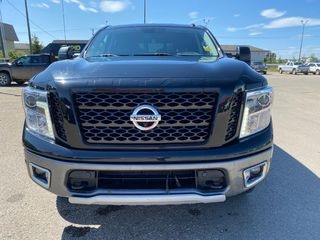 2017 Nissan Titan