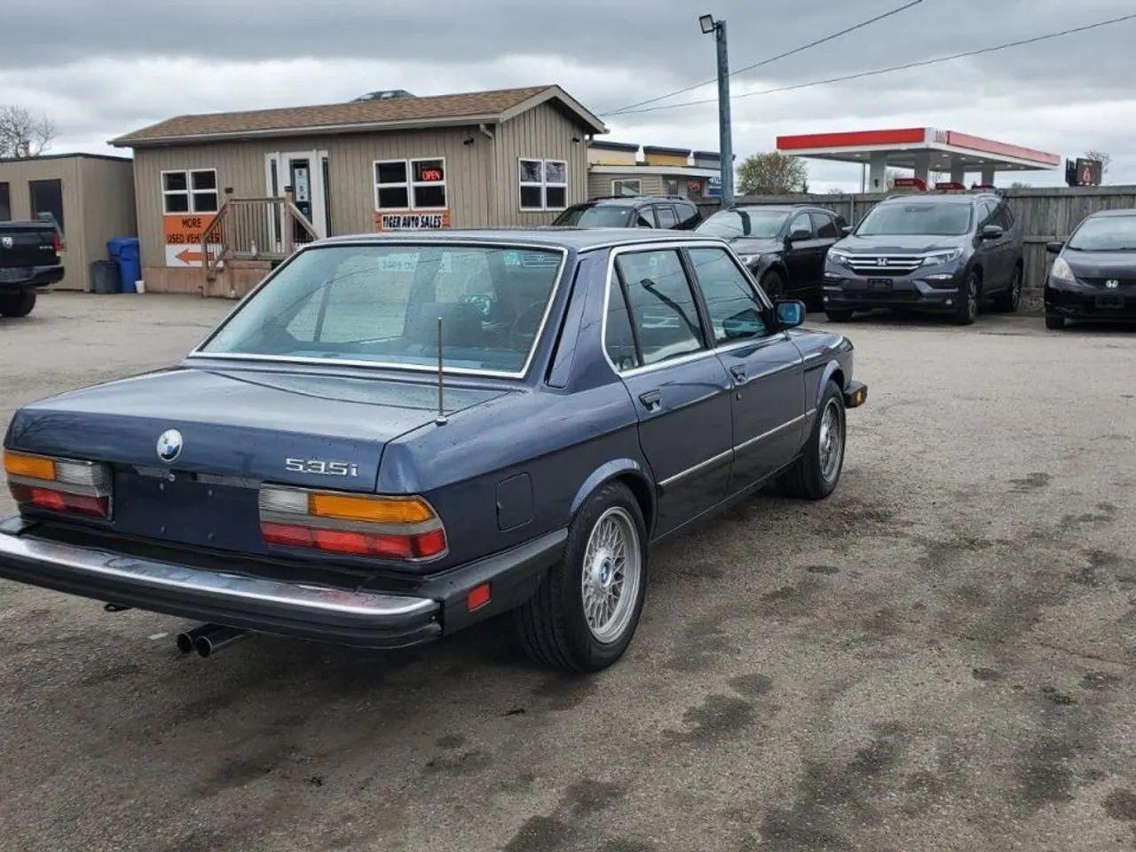 1985 BMW 5-Series 318i-4