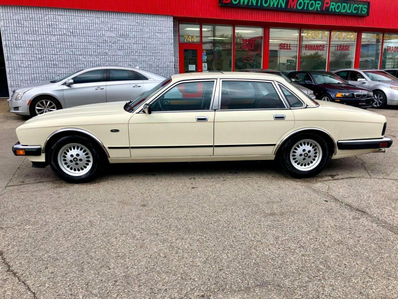 1987 Jaguar XJ6 Base-3