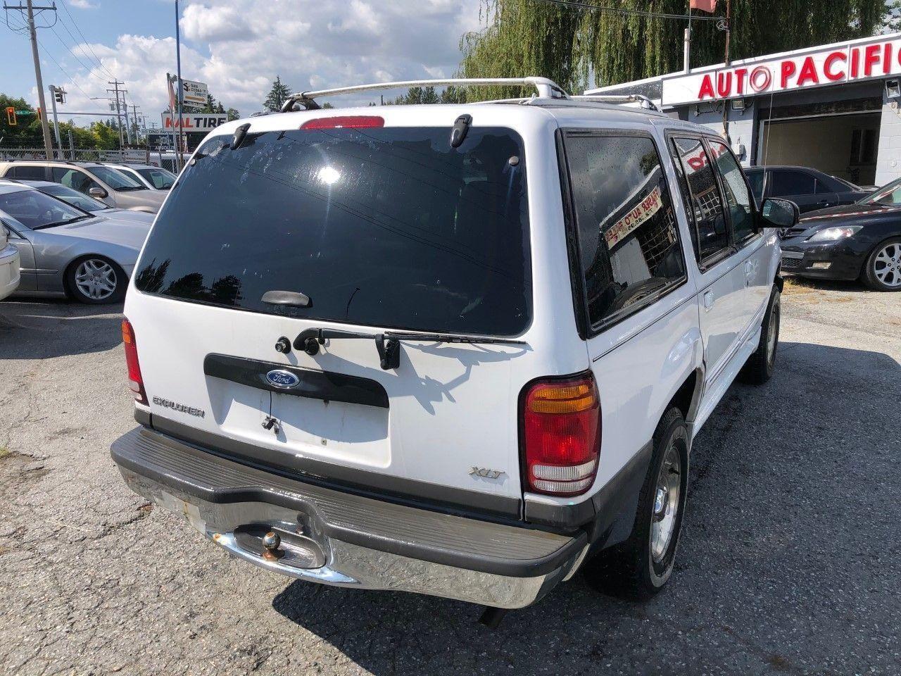 1999 Ford Explorer XLT-2