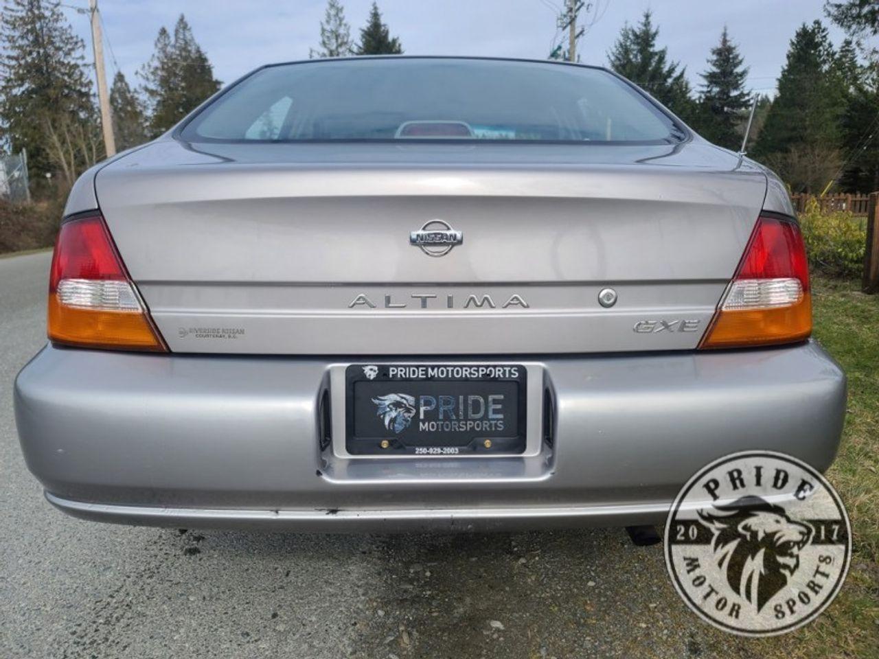 1999 Nissan Altima XE-2