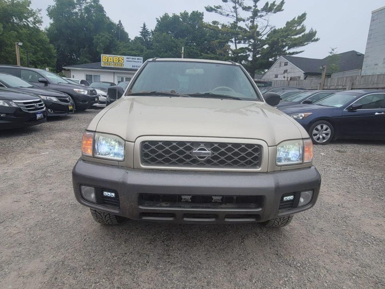 2001 Nissan Pathfinder SE-0