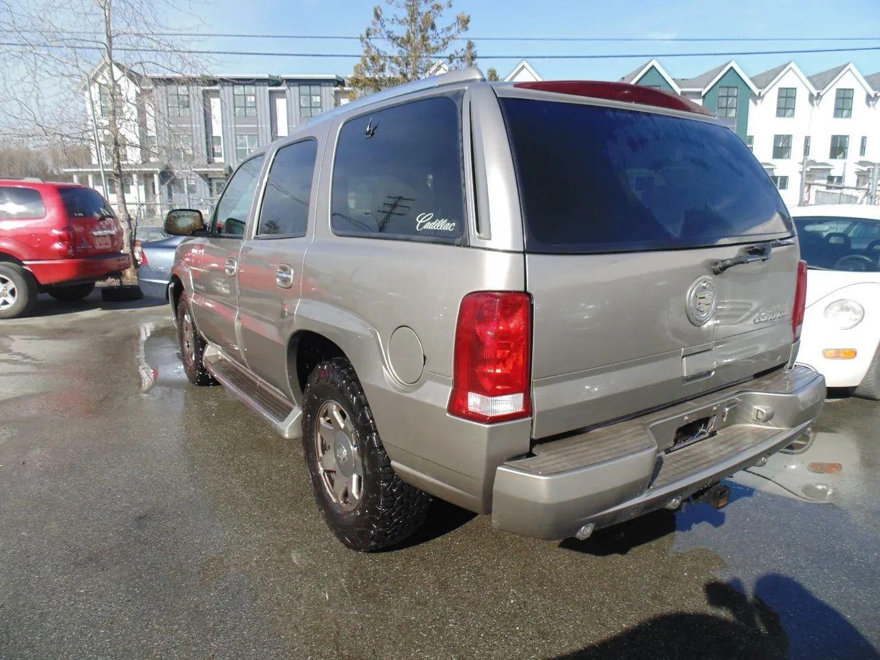 2002 Cadillac Escalade Base-2