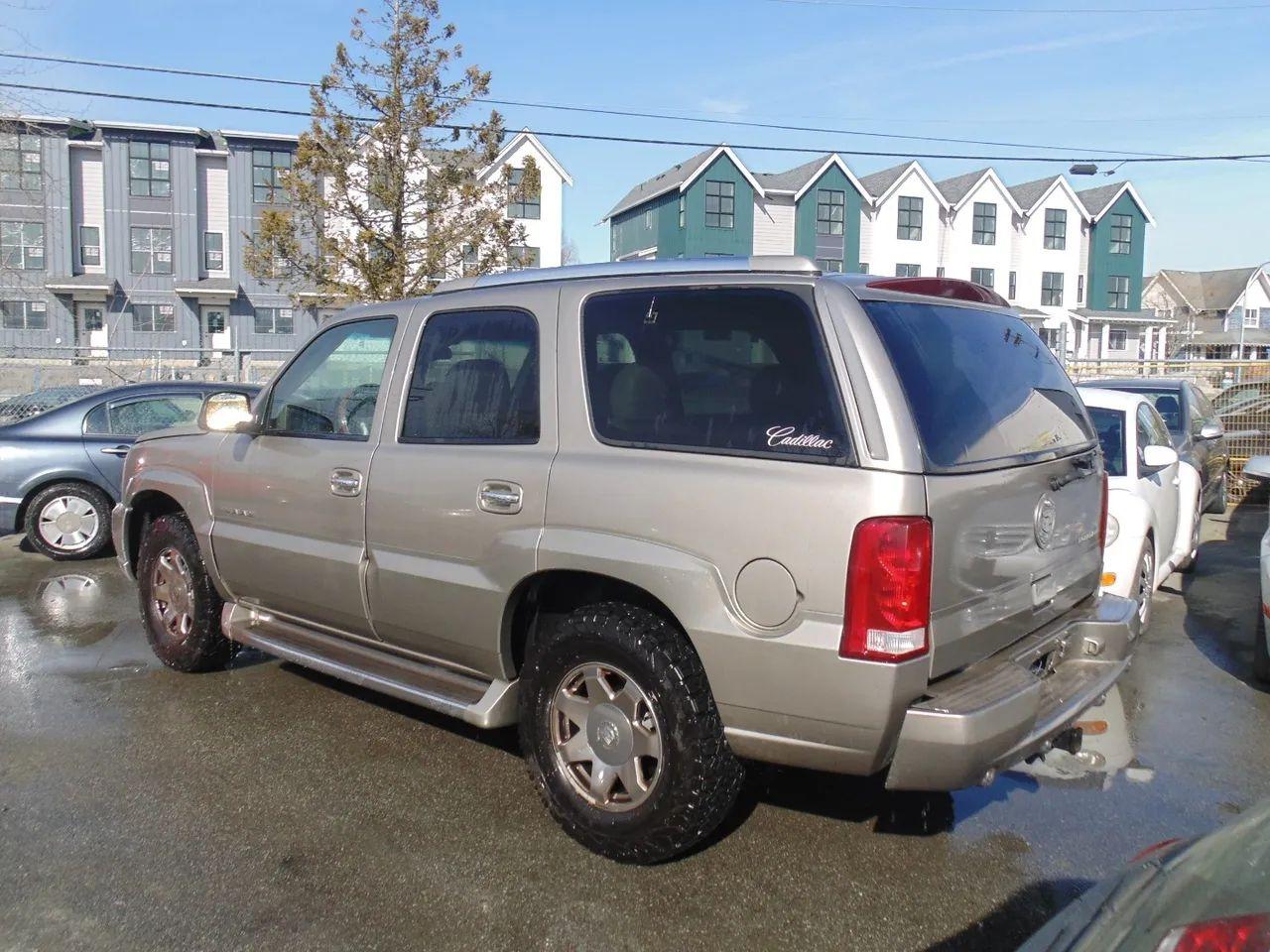 2002 Cadillac Escalade Base-3