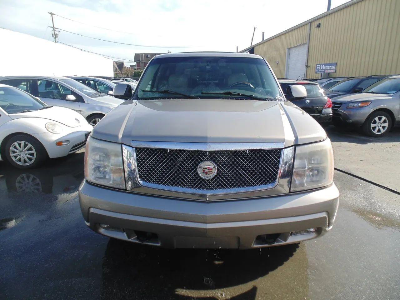 2002 Cadillac Escalade Base-4