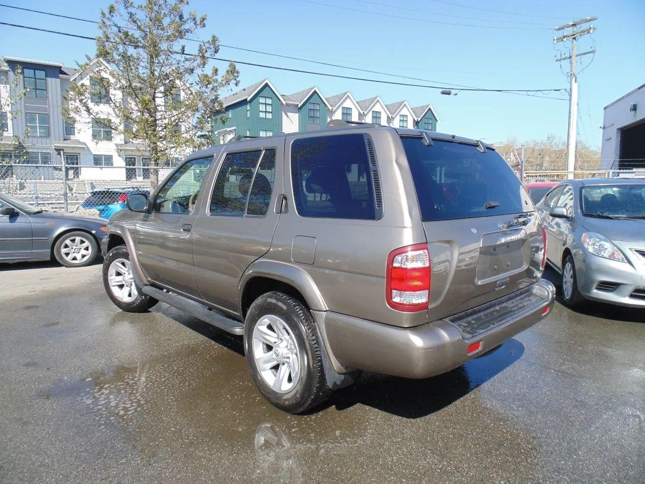 2002 Nissan Pathfinder LE-3