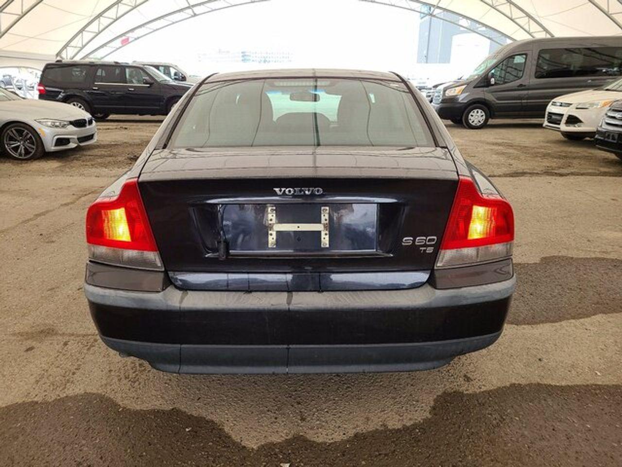 2002 Volvo S-60 T5-2