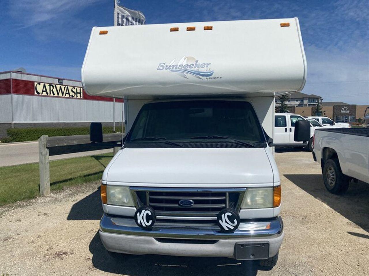 2003 Ford Econoline -1