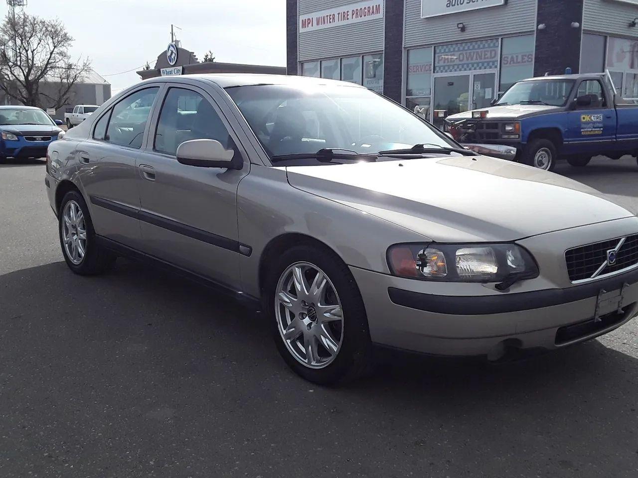 2003 Volvo S-60 2.5T-4