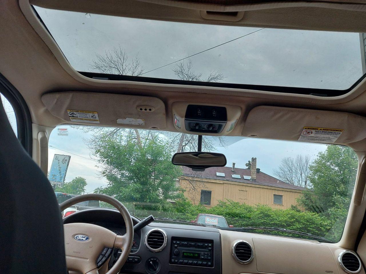 2004 Ford Expedition -3