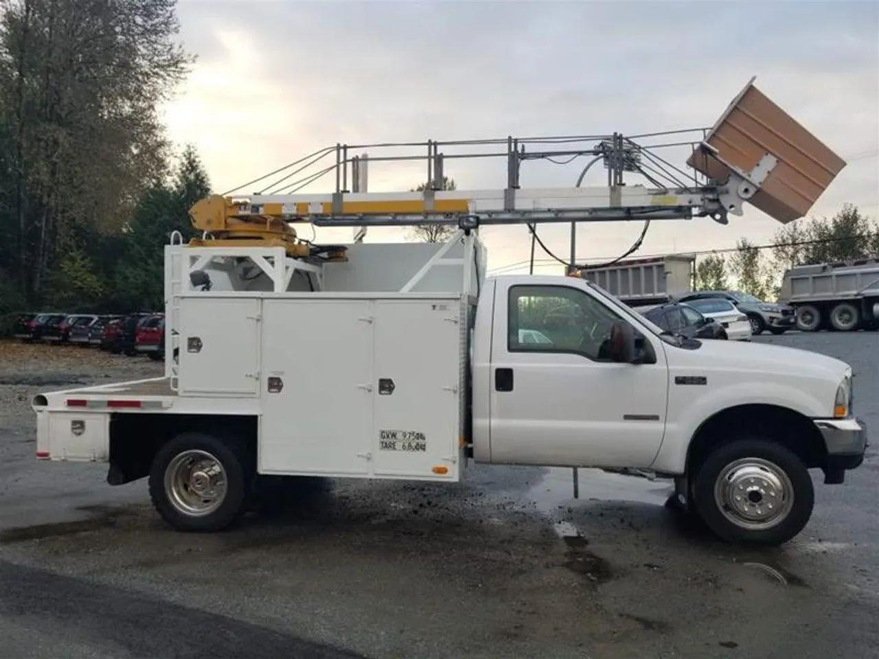 2004 Ford F-350 XL-1