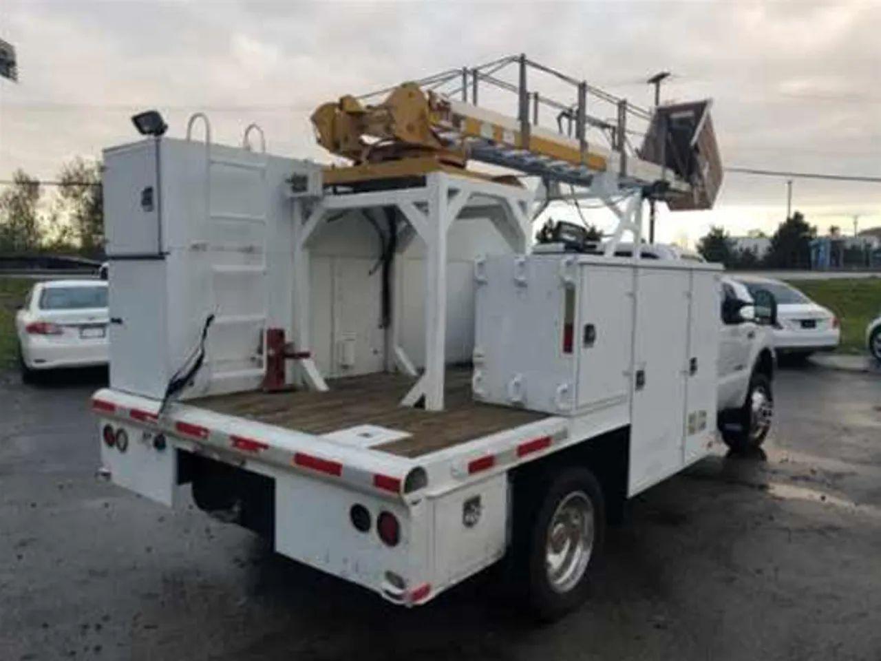 2004 Ford F-350 XL-2