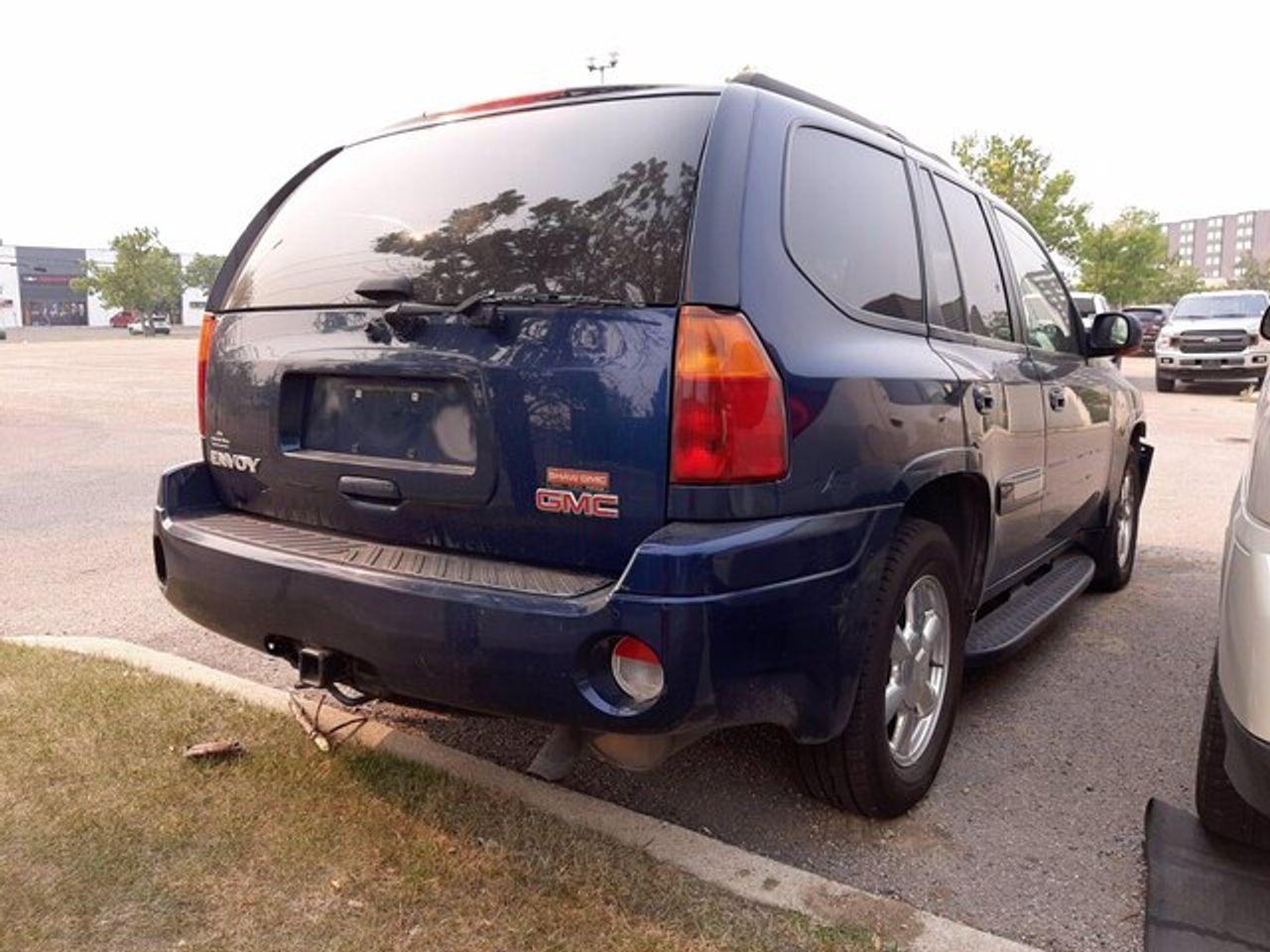2004 GMC Envoy SLE-3