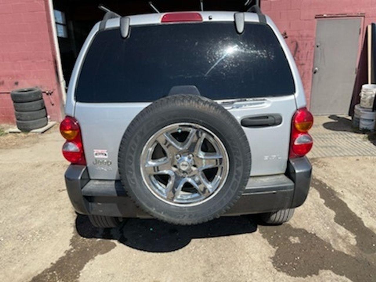 2004 Jeep Liberty -3