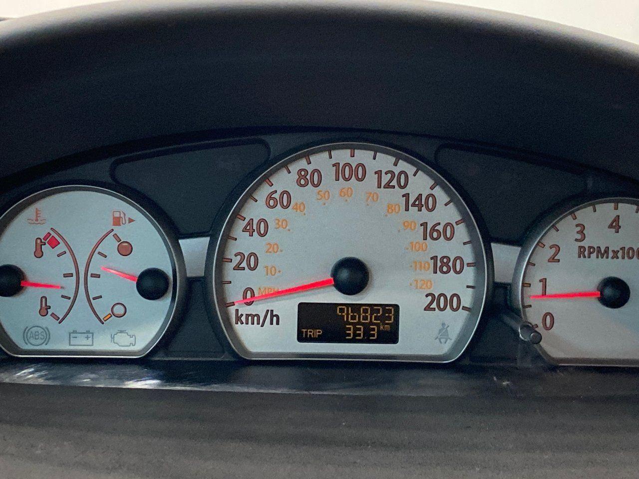 2004 Saturn Ion 3-2