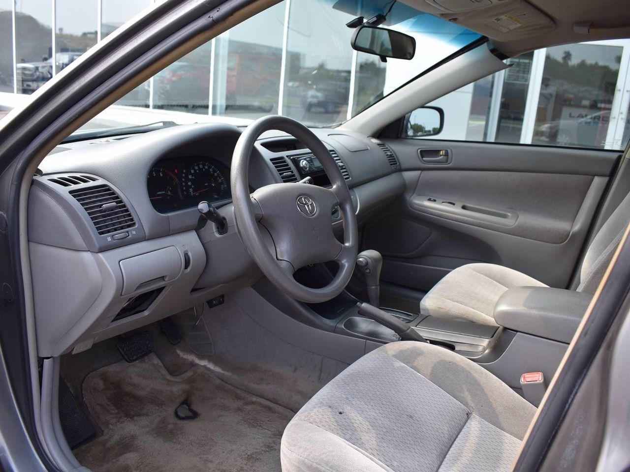2004 Toyota Camry LE-2