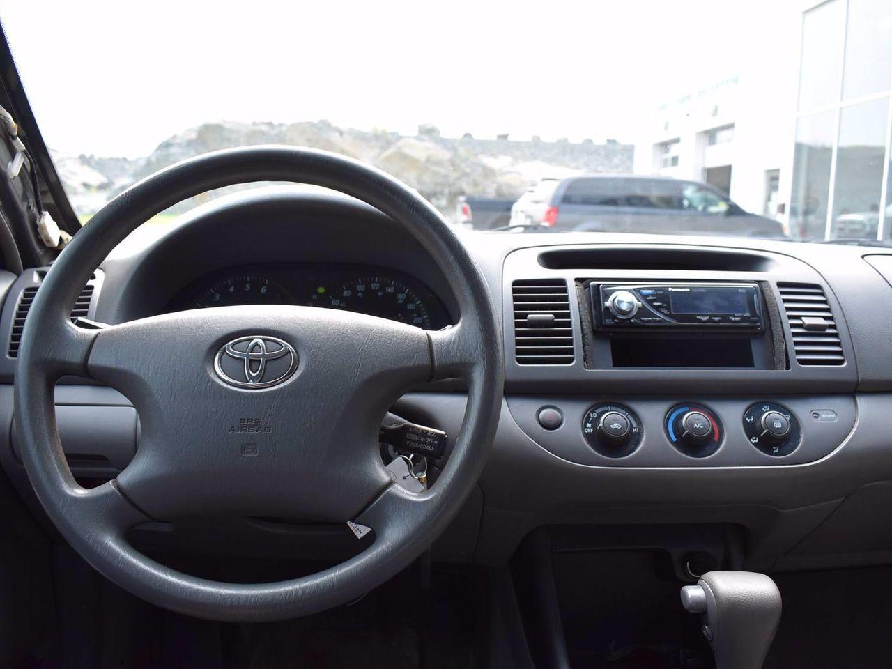 2004 Toyota Camry LE-4