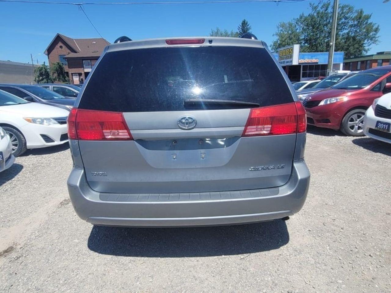 2004 Toyota Sienna LE-3