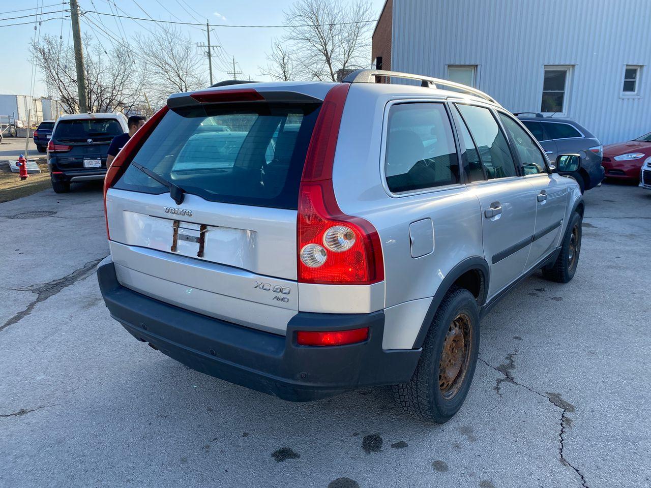 2004 Volvo XC90 2.5T-4