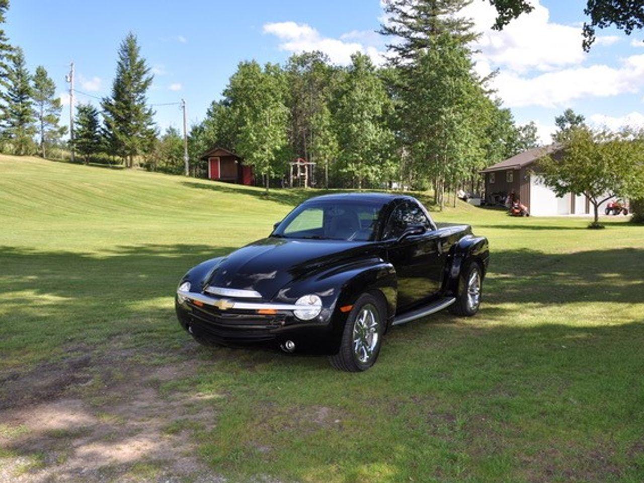 2005 Chevrolet SSR LS-0