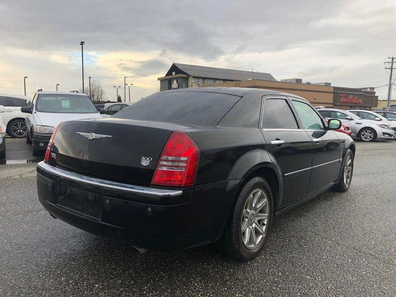 2005 Chrysler 300 C-3