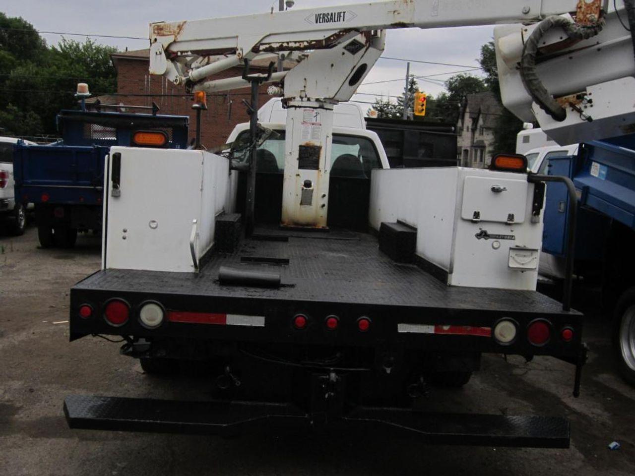 2005 Ford F-550 SuperCab-2