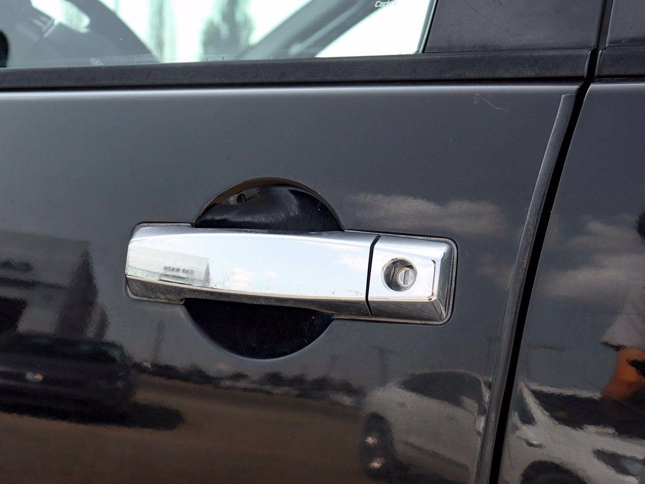 2005 Nissan Titan XE-4