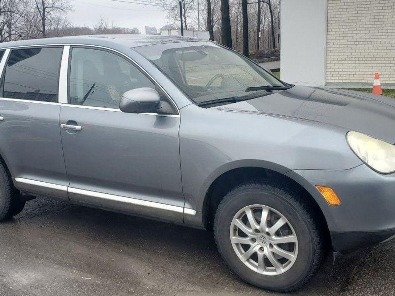 2005 Porsche Cayenne Base-0
