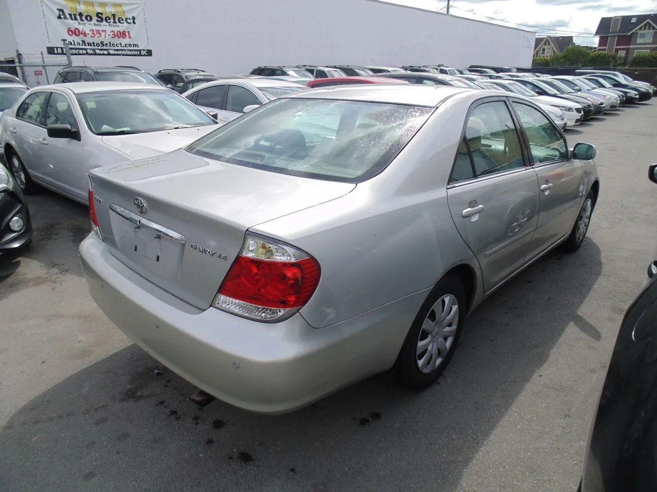 2005 Toyota Camry LE-2
