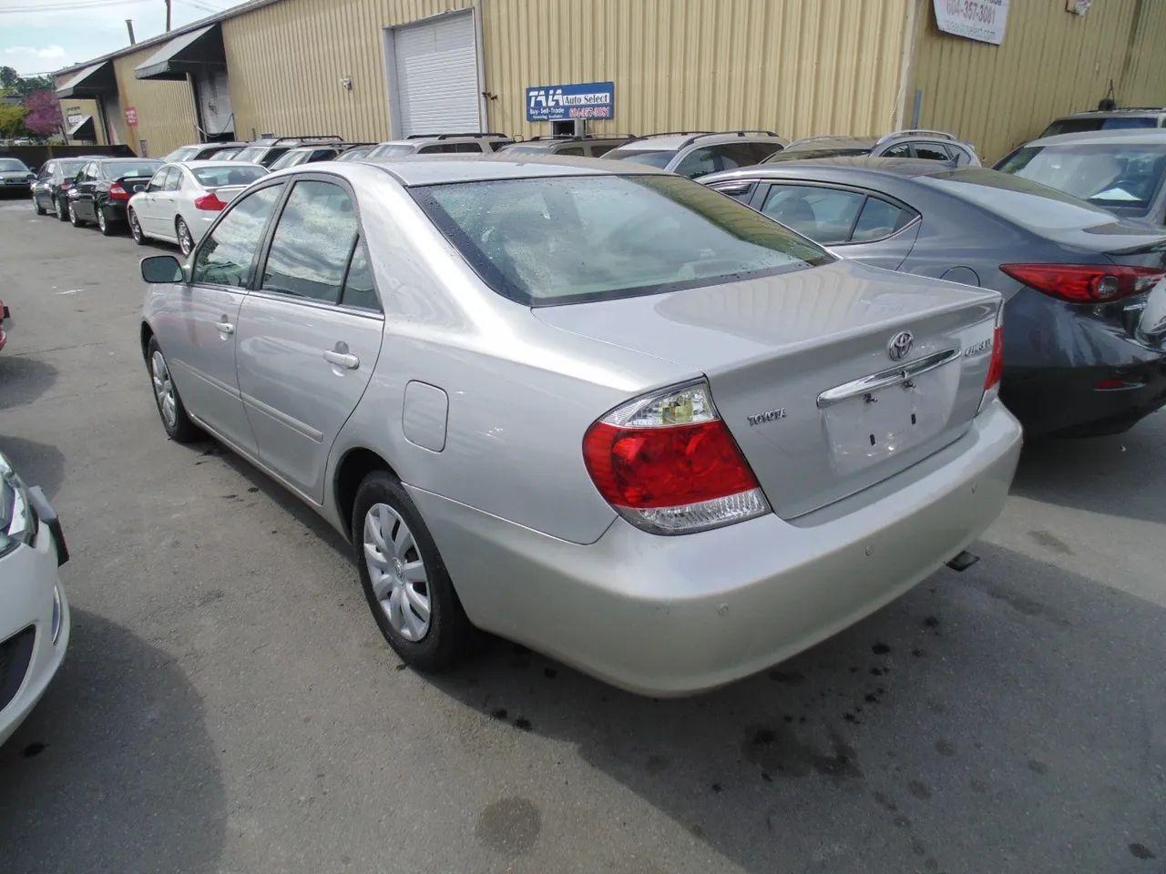2005 Toyota Camry LE-3