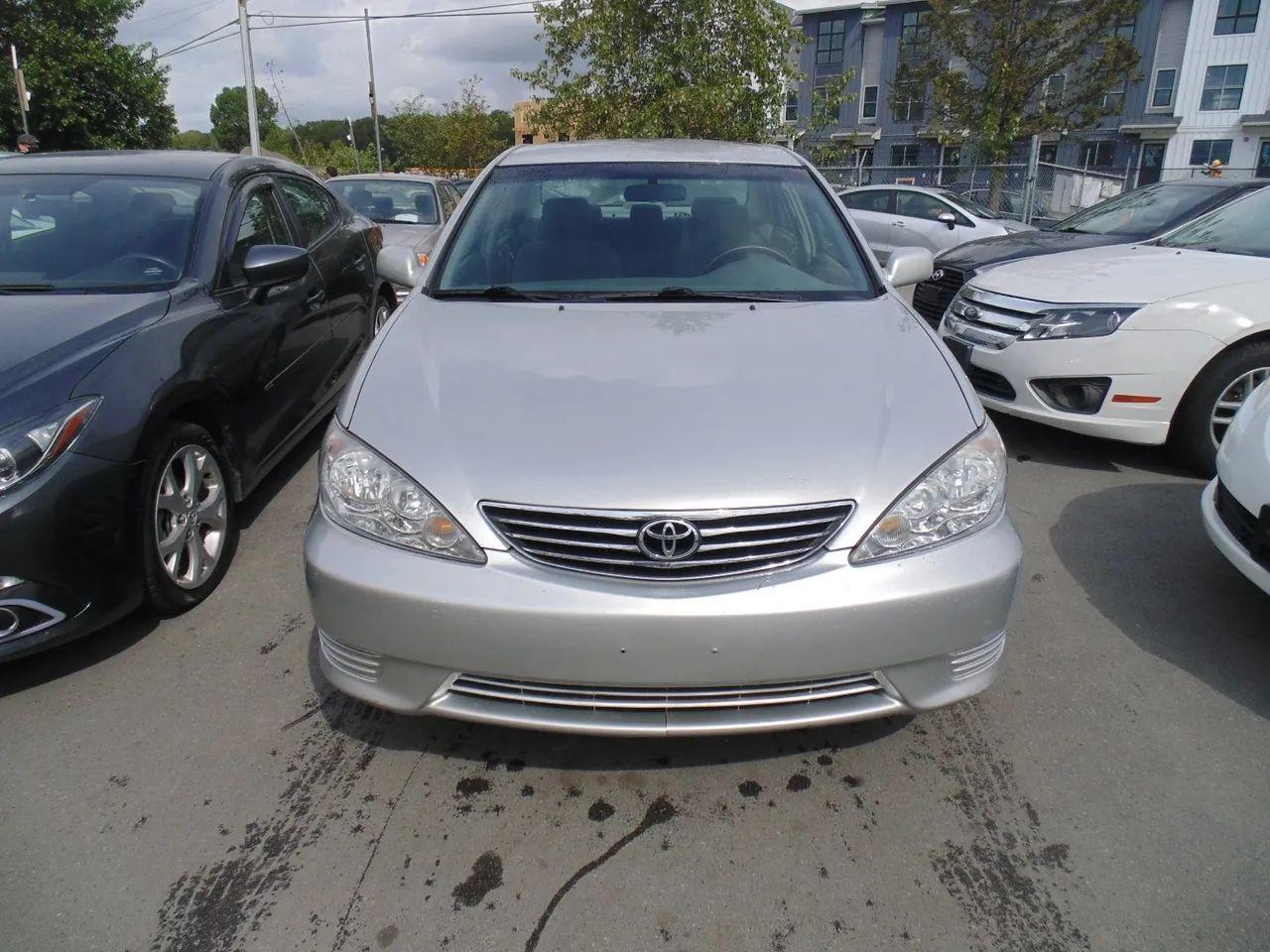 2005 Toyota Camry LE-4