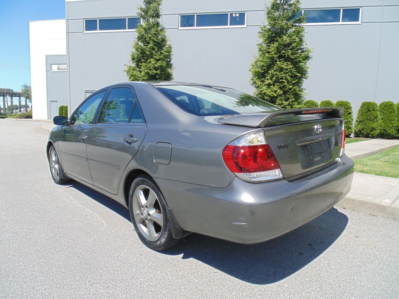 2005 Toyota Camry SE-3