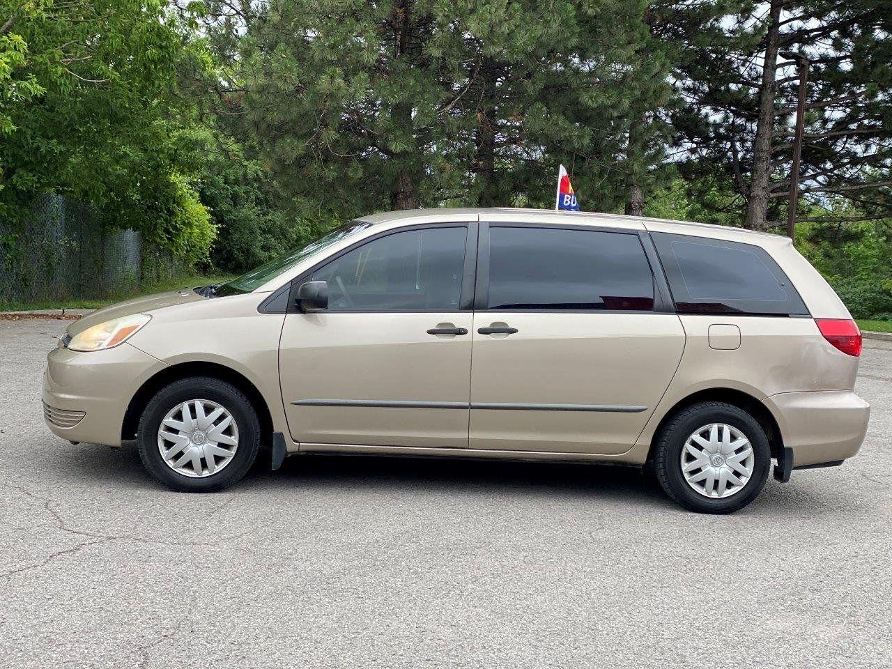 2005 Toyota Sienna CE-2
