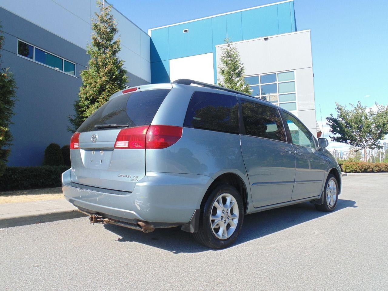 2005 Toyota Sienna LE-2