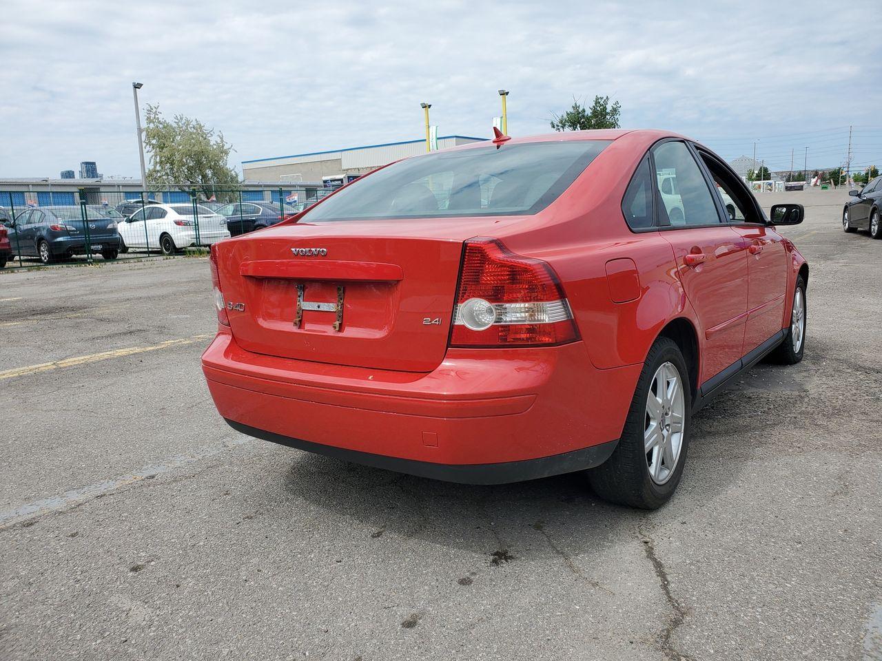 2005 Volvo S-40 2.4i-4