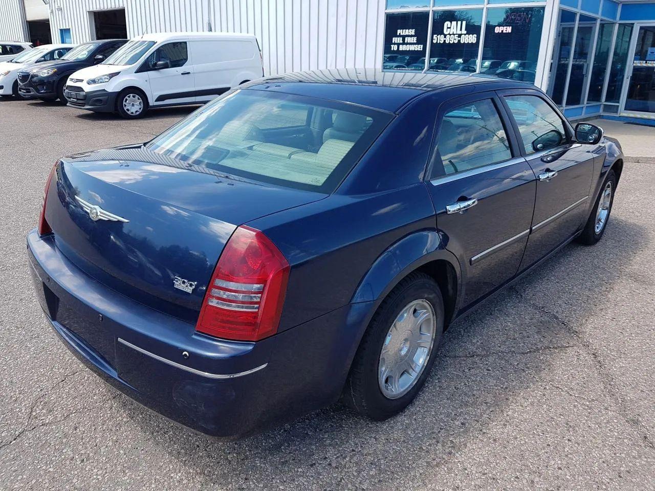 2006 Chrysler 300 Touring-3