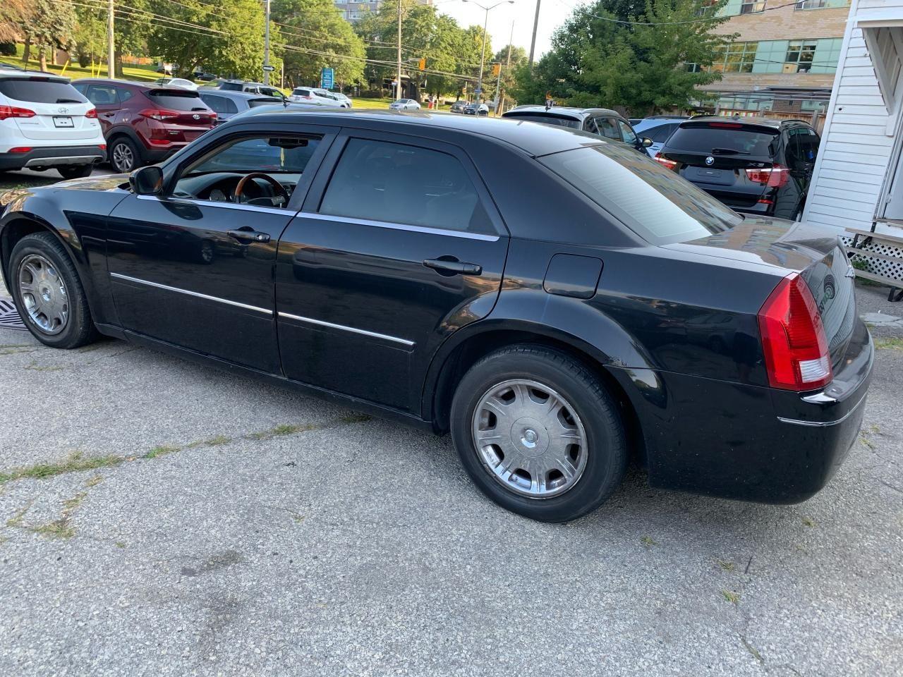 2006 Chrysler 300 Touring-2