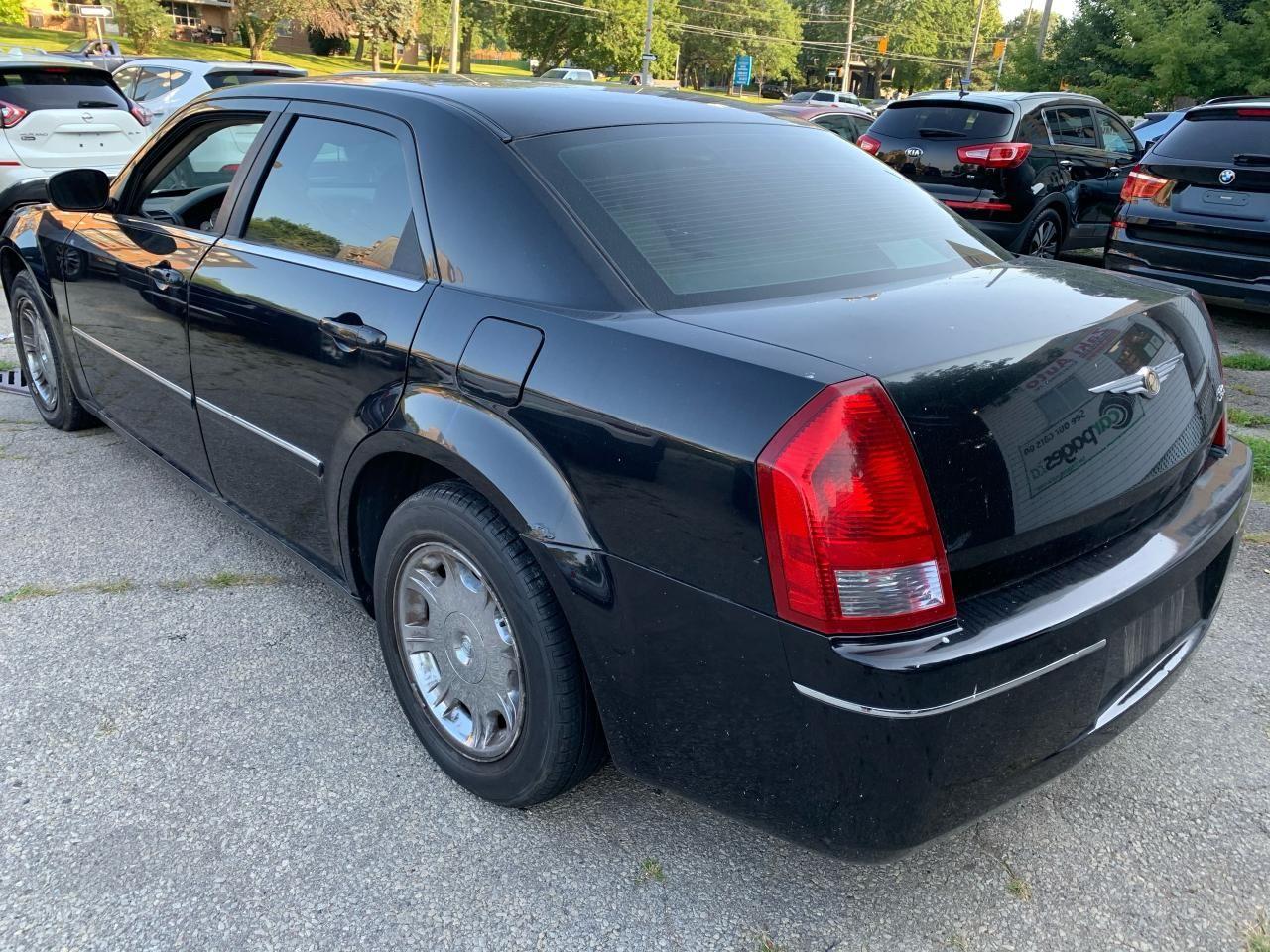2006 Chrysler 300 Touring-3