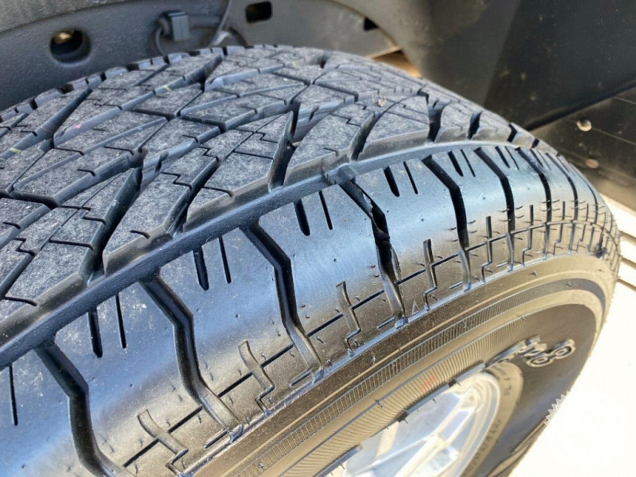 2006 Hummer H3 Base-2