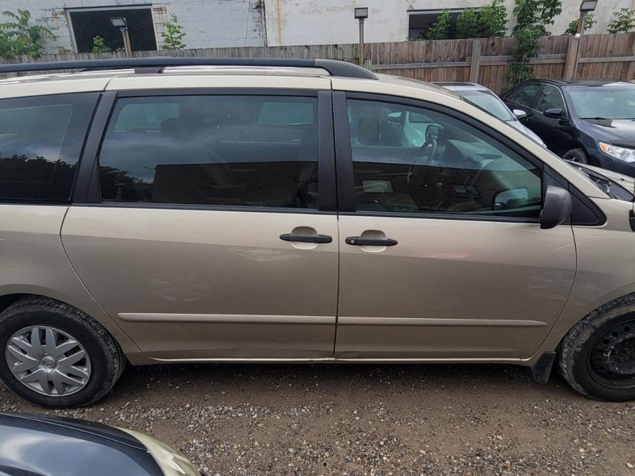 2006 Toyota Sienna CE-1