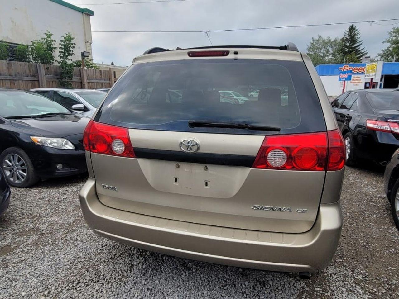 2006 Toyota Sienna CE-2