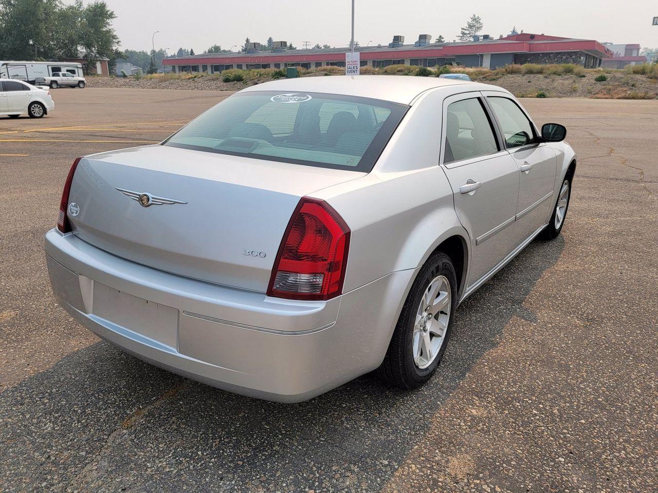 2007 Chrysler 300 Touring-2