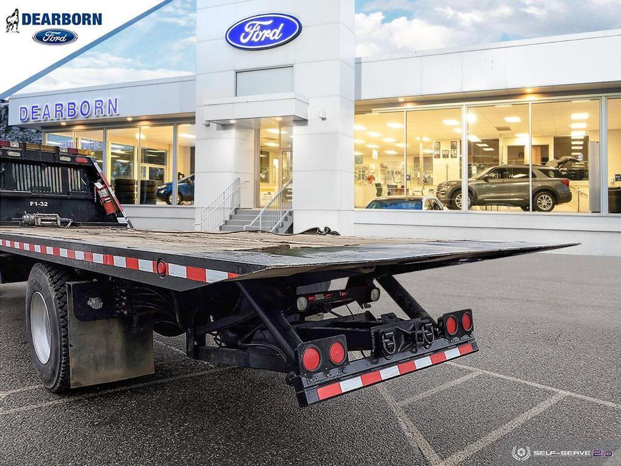 2007 Ford F-750 XL-3