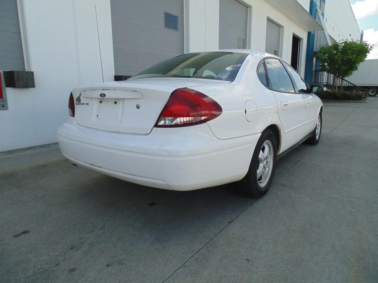 2007 Ford Taurus SE-2