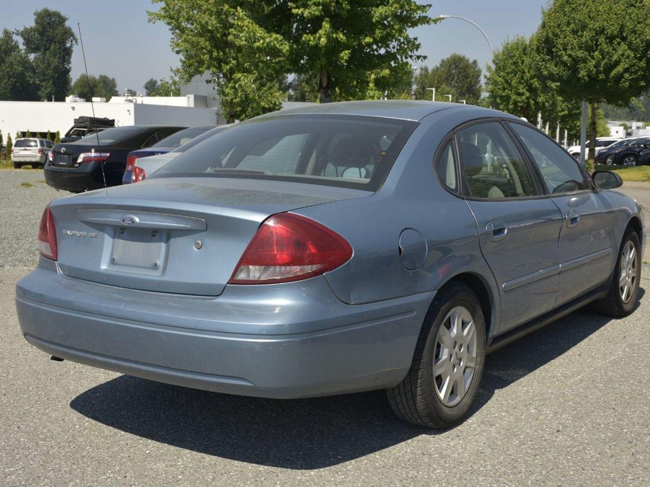 2007 Ford Taurus SE-2