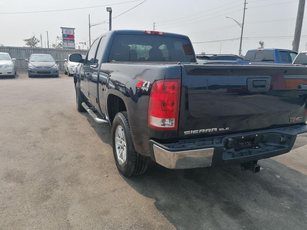 2007 GMC Sierra 1500 SLE1-2