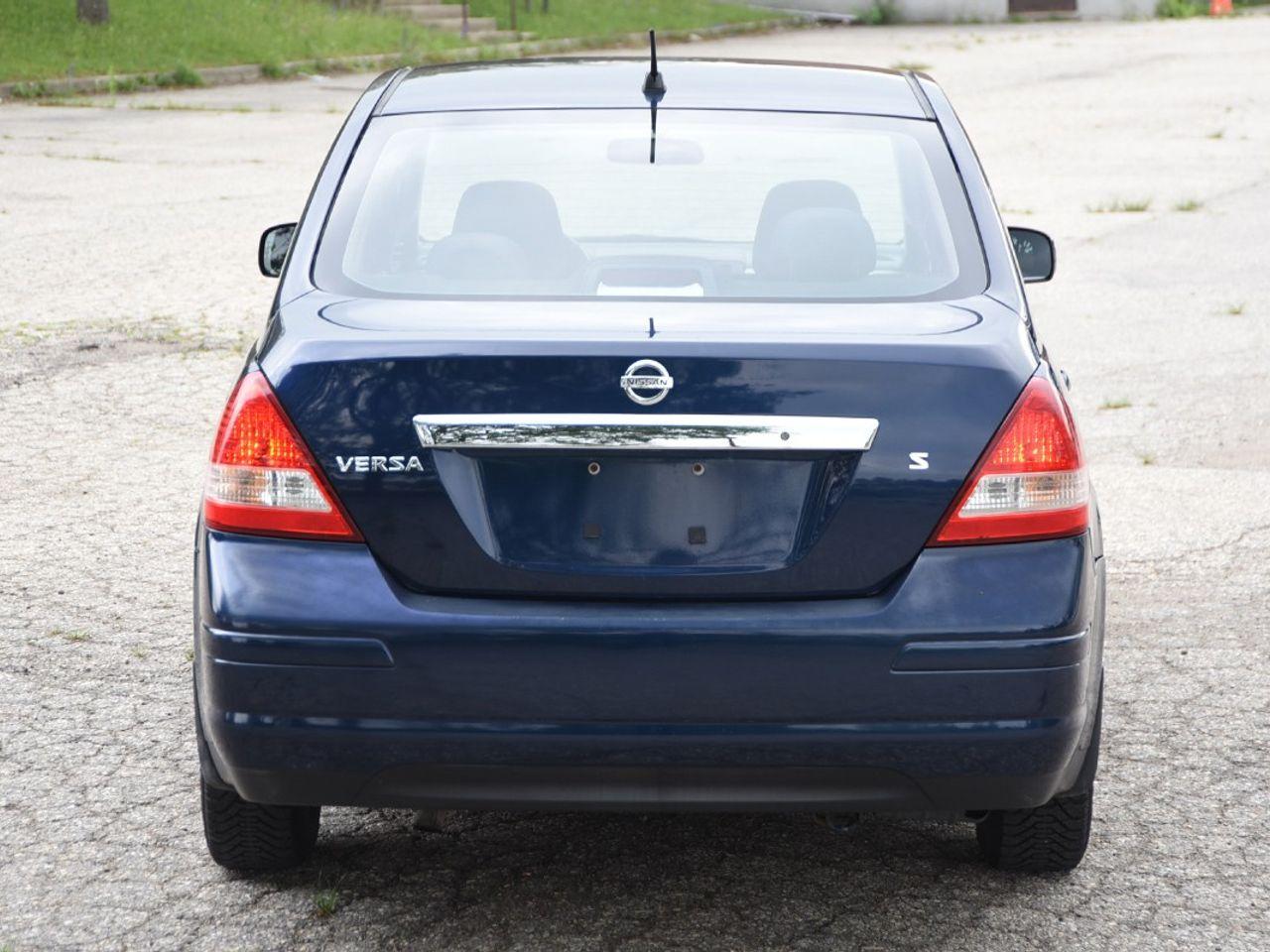 2007 Nissan Versa 1.8 S-3