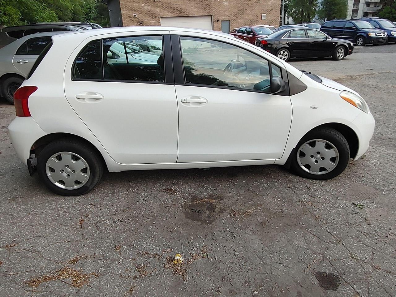 2007 Toyota Yaris LE-4
