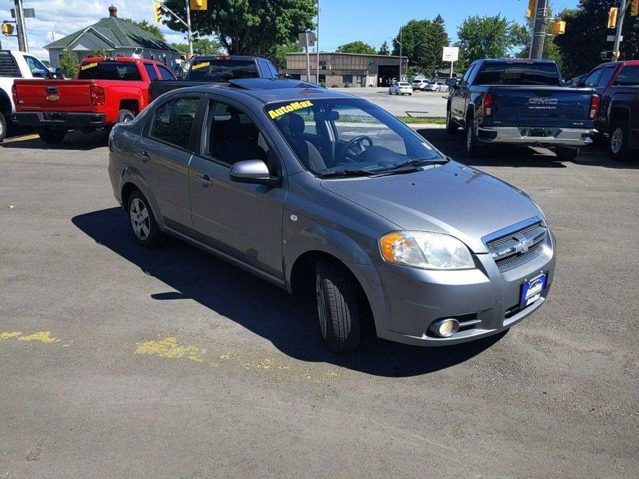2008 Chevrolet Aveo LT 4-Door-2